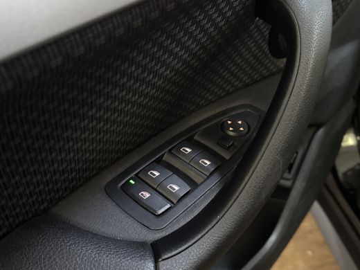 BMW X1 xDrive25e HYBRIDE AUT. HIGH EXECUTIVE TREKHAAK/PDC/NAVIGATIE ActivLease financial lease