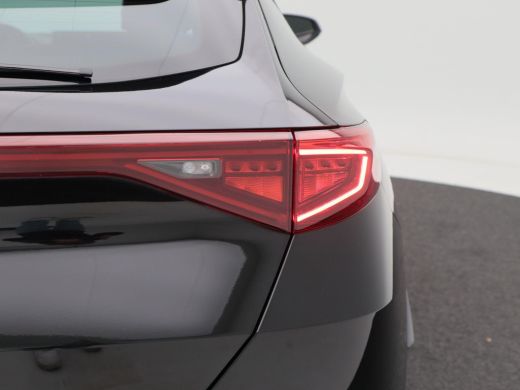 CUPRA Formentor 1.4 e-Hybrid 204 Pk Essential | Stoel/Stuur Verwarming | Adaptive Cruise | Full LED | Navigatie |... ActivLease financial lease