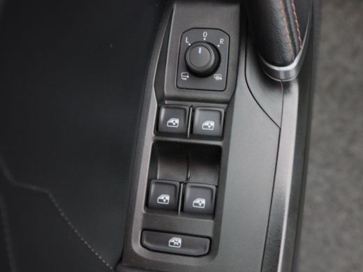 CUPRA Formentor 1.4 e-Hybrid 204 Pk Essential | Stoel/Stuur Verwarming | Adaptive Cruise | Full LED | Navigatie |... ActivLease financial lease