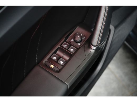 CUPRA Leon 1.4 e-Hybrid 245pk VZ Performance | Camera | Elektrische Stoel | Panoramadak | ActivLease financial lease