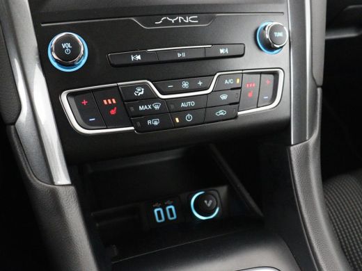 Ford Mondeo 2.0 IVCT HEV Titanium | Stoelverwarming | Carplay | Keyless | Navigatie | Verwarmde voorruit | Pa... ActivLease financial lease