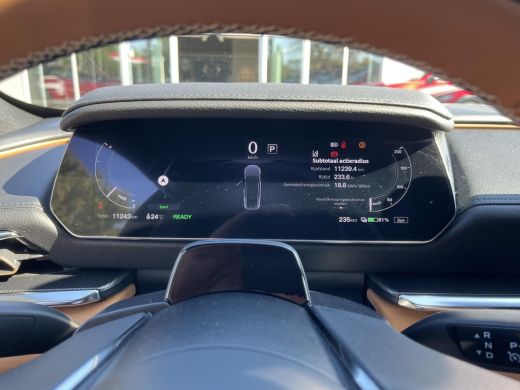 Mazda 6 Takumi Plus 68.8 kWh | 17% bijtelling | Afsluitbaar panoramisch dak | Tan leder interieur ActivLease financial lease