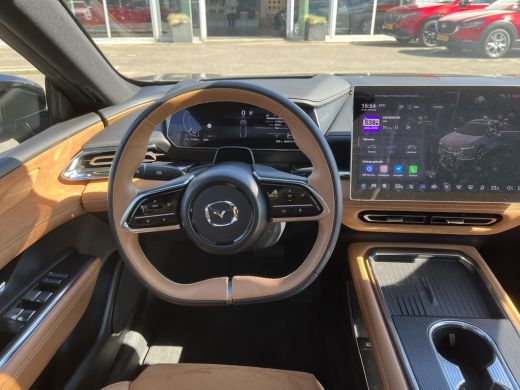 Mazda 6 Takumi Plus 68.8 kWh | 17% bijtelling | Afsluitbaar panoramisch dak | Tan leder interieur ActivLease financial lease