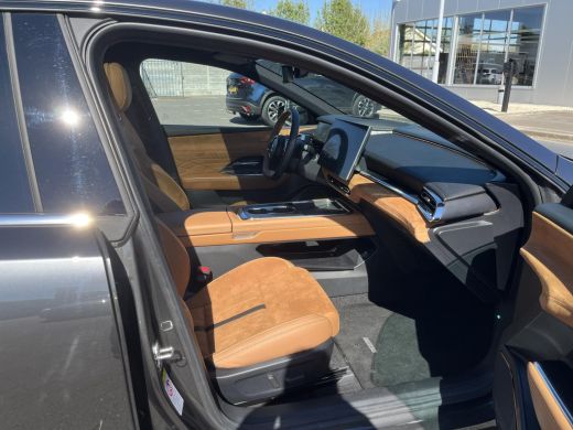 Mazda 6 Takumi Plus 68.8 kWh | 17% bijtelling | Afsluitbaar panoramisch dak | Tan leder interieur ActivLease financial lease