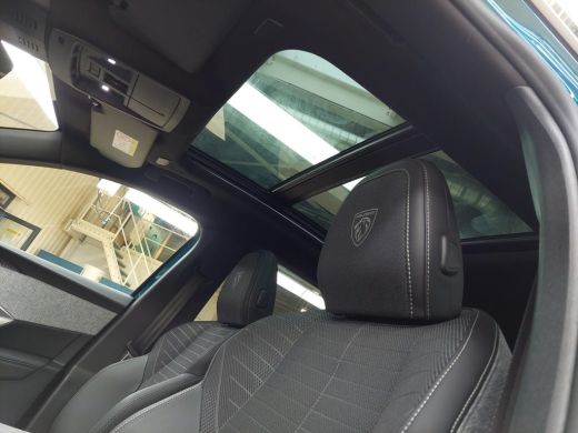 Peugeot 3008 1.6 Plug-in Hybrid 195 GT Exclusive | Schuif-/Kanteldak | Navigatie | Achteruitrijcamera | Draadl... ActivLease financial lease