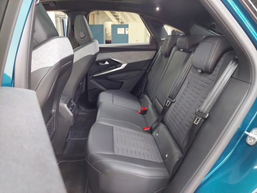 Peugeot 3008 1.6 Plug-in Hybrid 195 GT Exclusive | Schuif-/Kanteldak | Navigatie | Achteruitrijcamera | Draadl... ActivLease financial lease