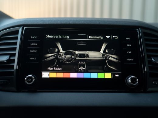 Skoda Karoq 1.5 TSI ACT Sportline Business | Elk. A-klep | 19'' | Camera | Prijs Rijklaar!! ActivLease financial lease