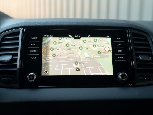 Skoda Karoq 1.5 TSI ACT Sportline Business | Elk. A-klep | 19'' | Camera | Prijs Rijklaar!! ActivLease financial lease