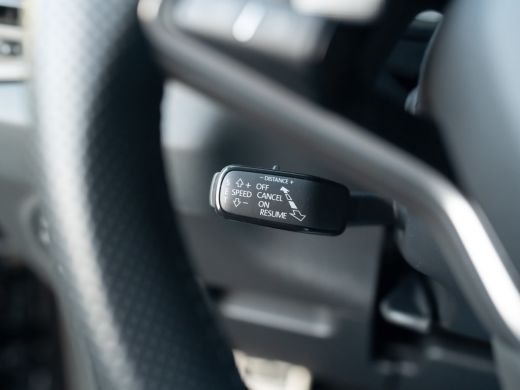 Skoda Karoq 1.5 TSI ACT Sportline Business | Elk. A-klep | 19'' | Camera | Prijs Rijklaar!! ActivLease financial lease