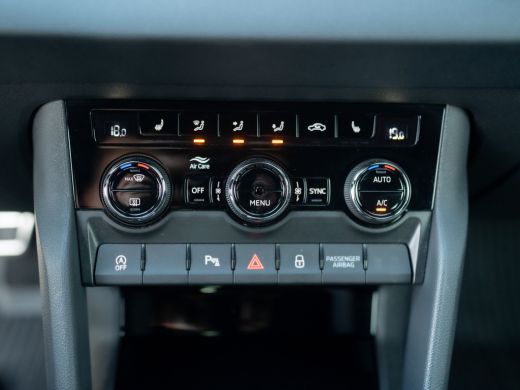 Skoda Karoq 1.5 TSI ACT Sportline Business | Elk. A-klep | 19'' | Camera | Prijs Rijklaar!! ActivLease financial lease