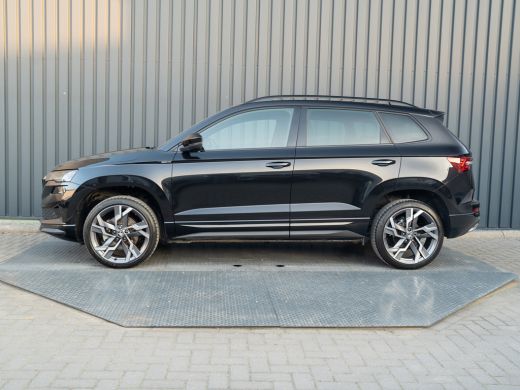 Skoda Karoq 1.5 TSI ACT Sportline Business | Elk. A-klep | 19'' | Camera | Prijs Rijklaar!! ActivLease financial lease