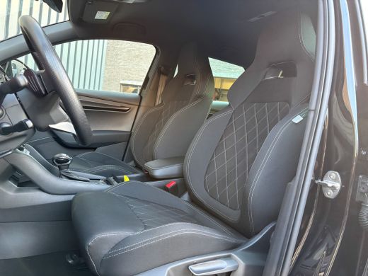 Skoda Karoq 1.5 TSI ACT Sportline Business | Elk. A-klep | 19'' | Camera | Prijs Rijklaar!! ActivLease financial lease