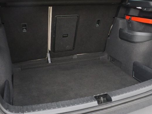 Skoda Karoq 1.5 TSI Business Edition | Panoramadak | Leder | Stoelverwarming | Adaptive cruise | Side Assist ... ActivLease financial lease