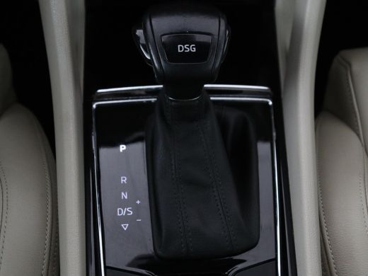 Skoda Karoq 1.5 TSI Business Edition | Panoramadak | Leder | Stoelverwarming | Adaptive cruise | Side Assist ... ActivLease financial lease