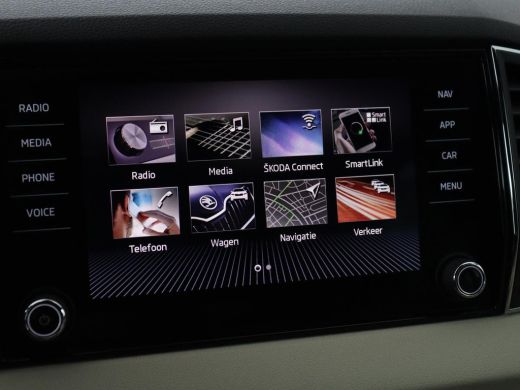 Skoda Karoq 1.5 TSI Business Edition | Panoramadak | Leder | Stoelverwarming | Adaptive cruise | Side Assist ... ActivLease financial lease