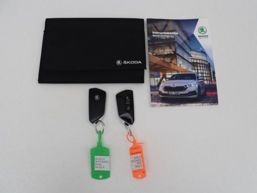 Skoda Octavia 1.4 TSI iV PHEV Business Edition | SOH 92% | Stoelverwarming | Carplay | Navigatie | Parkeerhulp ... ActivLease financial lease