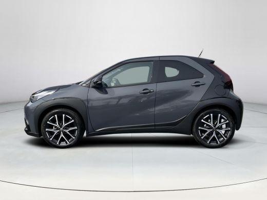 Toyota Aygo Hybrid 115 GR Sport | Storm grey met zwart dak | Nieuw uit voorraad leverbaar | ActivLease financial lease