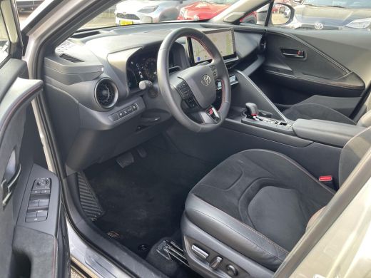 Toyota C-HR 2.0 Plug-in Hybrid 220 GR SPORT Premi&egrave;re Edition ActivLease financial lease