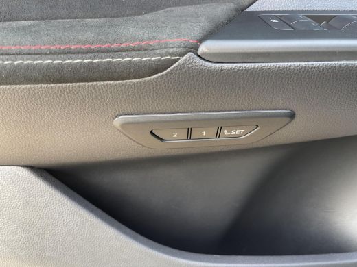 Toyota C-HR 2.0 Plug-in Hybrid 220 GR SPORT Premi&egrave;re Edition ActivLease financial lease