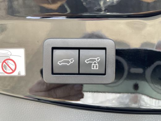 Toyota C-HR 2.0 Plug-in Hybrid 220 GR SPORT Premi&egrave;re Edition ActivLease financial lease