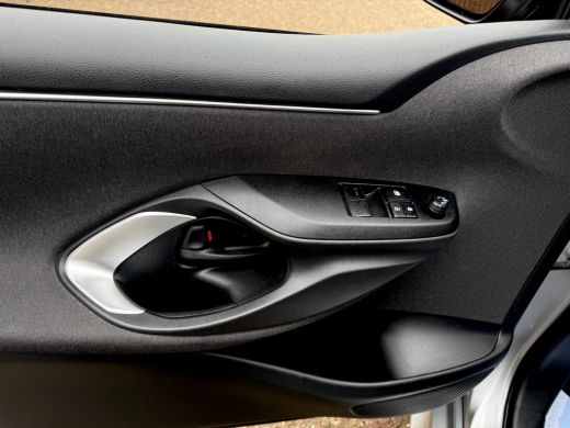 Toyota Yaris 1.5 Hybrid 115 Active ActivLease financial lease