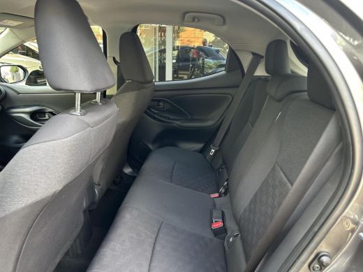 Toyota Yaris 1.5 Hybrid 115 First Edition ActivLease financial lease