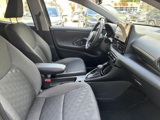 Toyota Yaris 1.5 Hybrid 115 First Edition ActivLease financial lease