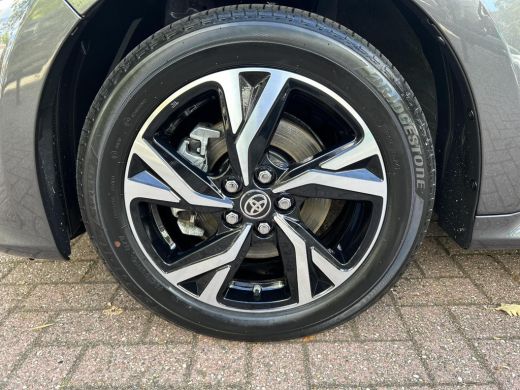 Toyota Yaris 1.5 Hybrid 115 First Edition ActivLease financial lease