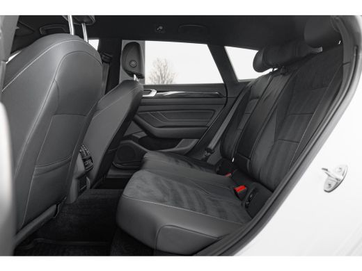 Volkswagen Arteon 1.4 TSI eHybrid R-Line Business+ | Camera | IQ Light | Apple Carplay | ActivLease financial lease