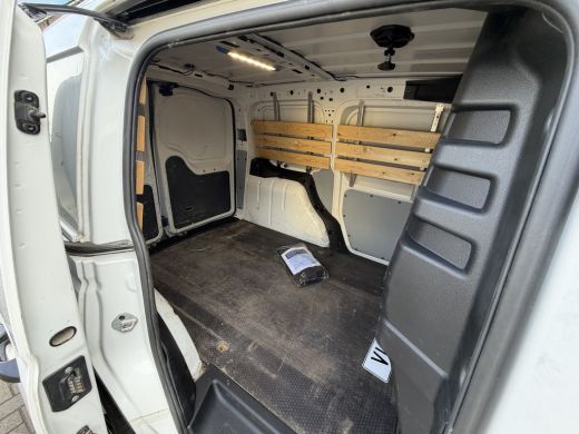 Volkswagen Caddy 2.0 TDI Euro 6 Business CarPlay/trekhaak/clima ActivLease financial lease