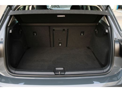 Volkswagen Golf 1.0 eTSI Life Business ActivLease financial lease