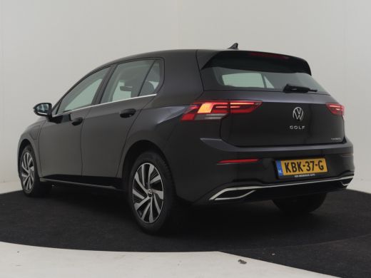 Volkswagen Golf 1.4 eHybrid Style 204Pk DSG/AUTO | Achteruitrijcamera | Apple carplay Android auto | Dodehoek det... ActivLease financial lease