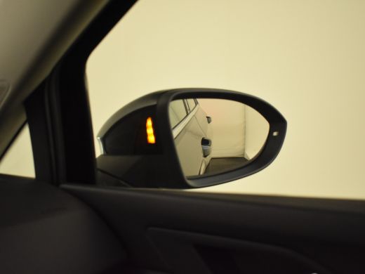 Volkswagen Golf 1.4 eHybrid Style 204Pk DSG/AUTO | Achteruitrijcamera | Apple carplay Android auto | Dodehoek det... ActivLease financial lease