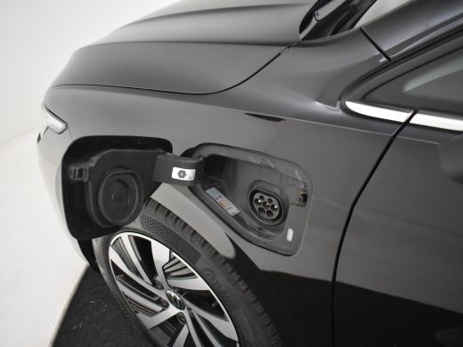 Volkswagen Golf 1.4 eHybrid Style 204Pk DSG/AUTO | Achteruitrijcamera | Apple carplay Android auto | Dodehoek det... ActivLease financial lease