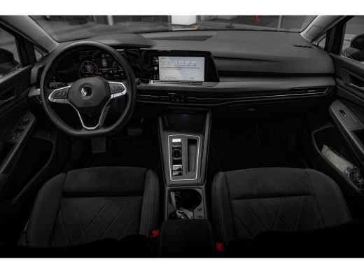 Volkswagen Golf 1.4 eHybrid Style 204PK | Navi | Apple Carplay | SOH 90% | | Comfortstoel(en) | Cruise control ad... ActivLease financial lease