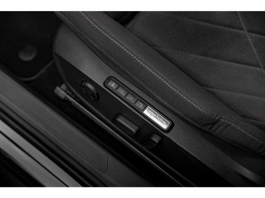 Volkswagen Golf 1.4 eHybrid Style 204PK | Navi | Apple Carplay | SOH 90% | | Comfortstoel(en) | Cruise control ad... ActivLease financial lease