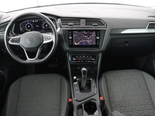 Volkswagen Tiguan 1.4 TSI eHybrid Comfortline | Panoramadak | Camera | Carplay | Adaptive cruise | Keyless | Naviga... ActivLease financial lease