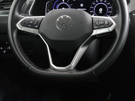 Volkswagen Tiguan 1.4 TSI eHybrid Comfortline | Panoramadak | Camera | Carplay | Adaptive cruise | Keyless | Naviga... ActivLease financial lease