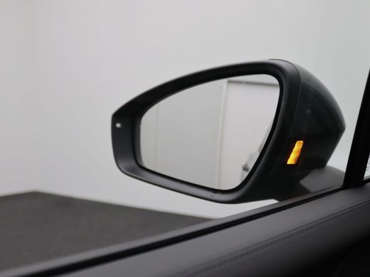 Volkswagen Tiguan 1.5 eHybrid Life Edition 204PK DSG Trekhaak, 18" LM Velgen, Keyless, Achteruitrijcamera, Side Ass... ActivLease financial lease