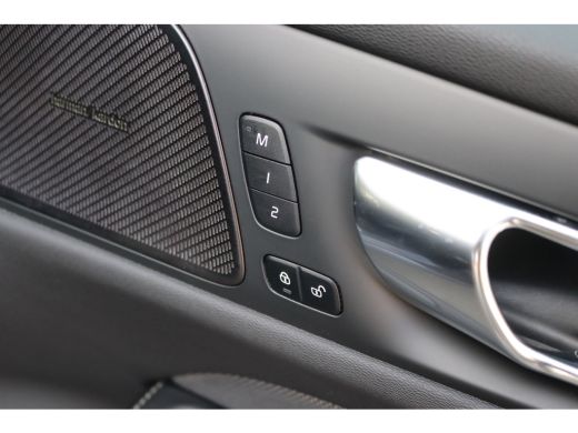 Volvo  V60 2.0 T6 Recharge 340PK AWD R-Design Elektr.-trekhaak/Pano-dak/Winter-pack/Memory-stoel ActivLease financial lease