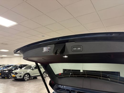 Volvo  V60 T8 AWD Recharge Ultra Dark Performance Edit. | 360&deg; Camera | Schuifdak | Head-Up Display | Harman... ActivLease financial lease