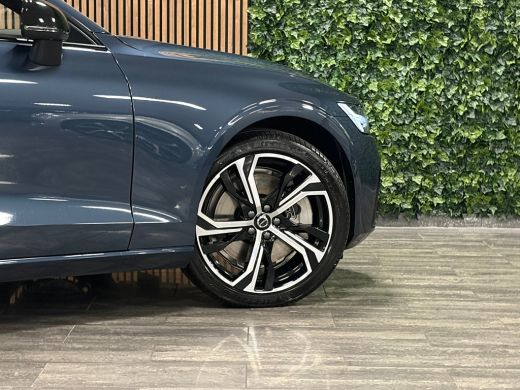 Volvo  V60 T8 AWD Recharge Ultra Dark Performance Edit. | 360&deg; Camera | Schuifdak | Head-Up Display | Harman... ActivLease financial lease