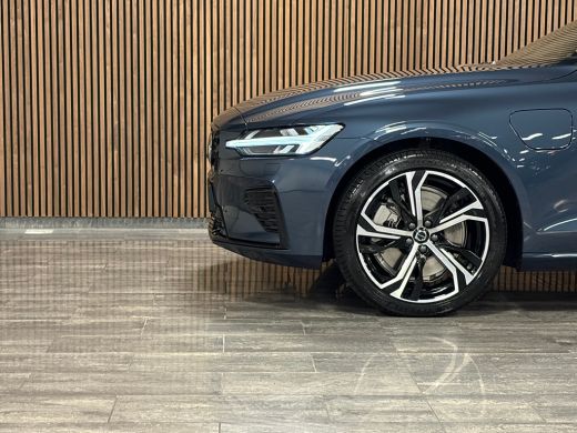 Volvo  V60 T8 AWD Recharge Ultra Dark Performance Edit. | 360&deg; Camera | Schuifdak | Head-Up Display | Harman... ActivLease financial lease