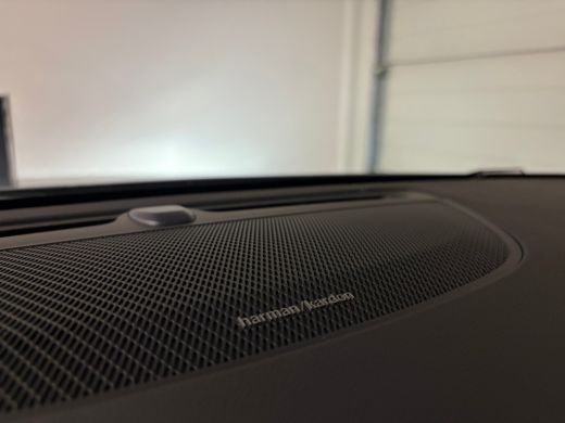 Volvo  V60 T8 AWD Recharge Ultra Dark Performance Edit. | 360&deg; Camera | Schuifdak | Head-Up Display | Harman... ActivLease financial lease