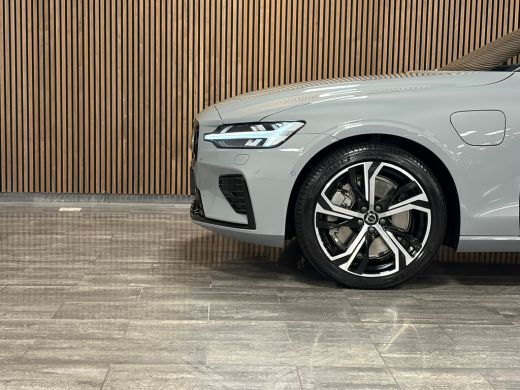 Volvo  V60 T8 AWD Recharge Ultra Dark Performance Edit. | 360&deg; Camera | Schuifdak | Head-Up Display | Harman... ActivLease financial lease
