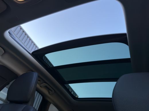 Volvo  XC60 B5 Ultimate Dark | Achteruitrijcamera | Alarm klasse 1(startblokkering) | Apple Carplay/Android A... ActivLease financial lease