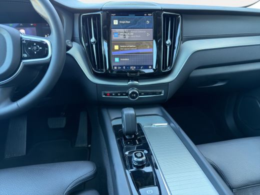 Volvo  XC60 B5 Ultimate Dark | Achteruitrijcamera | Alarm klasse 1(startblokkering) | Apple Carplay/Android A... ActivLease financial lease