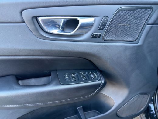 Volvo  XC60 B5 Ultimate Dark | Achteruitrijcamera | Alarm klasse 1(startblokkering) | Apple Carplay/Android A... ActivLease financial lease