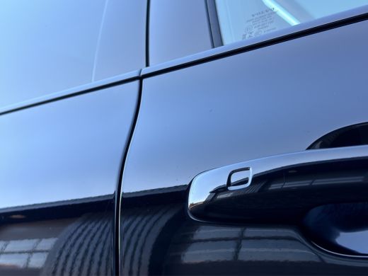 Volvo  XC60 B5 Ultimate Dark | Achteruitrijcamera | Alarm klasse 1(startblokkering) | Apple Carplay/Android A... ActivLease financial lease