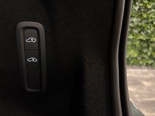 Volvo  XC60 T6 AWD Recharge Ultra Dark | Luchtvering | 360&deg; Camera | Head-Up Display | Harman Kardon | Schuif... ActivLease financial lease